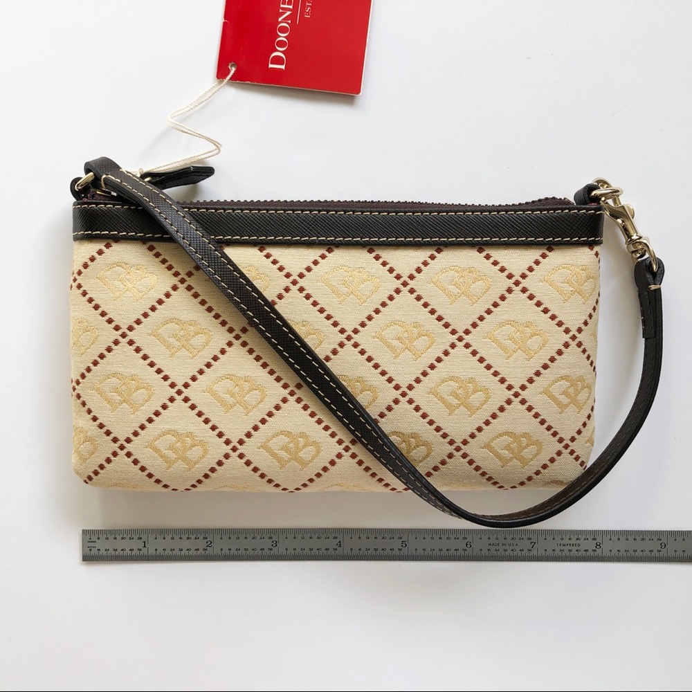 DOONEY & BOURKE Wristlet